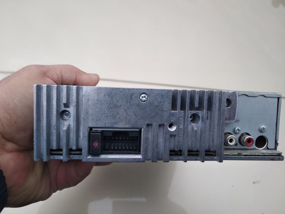 Продам Alpine CDE121e