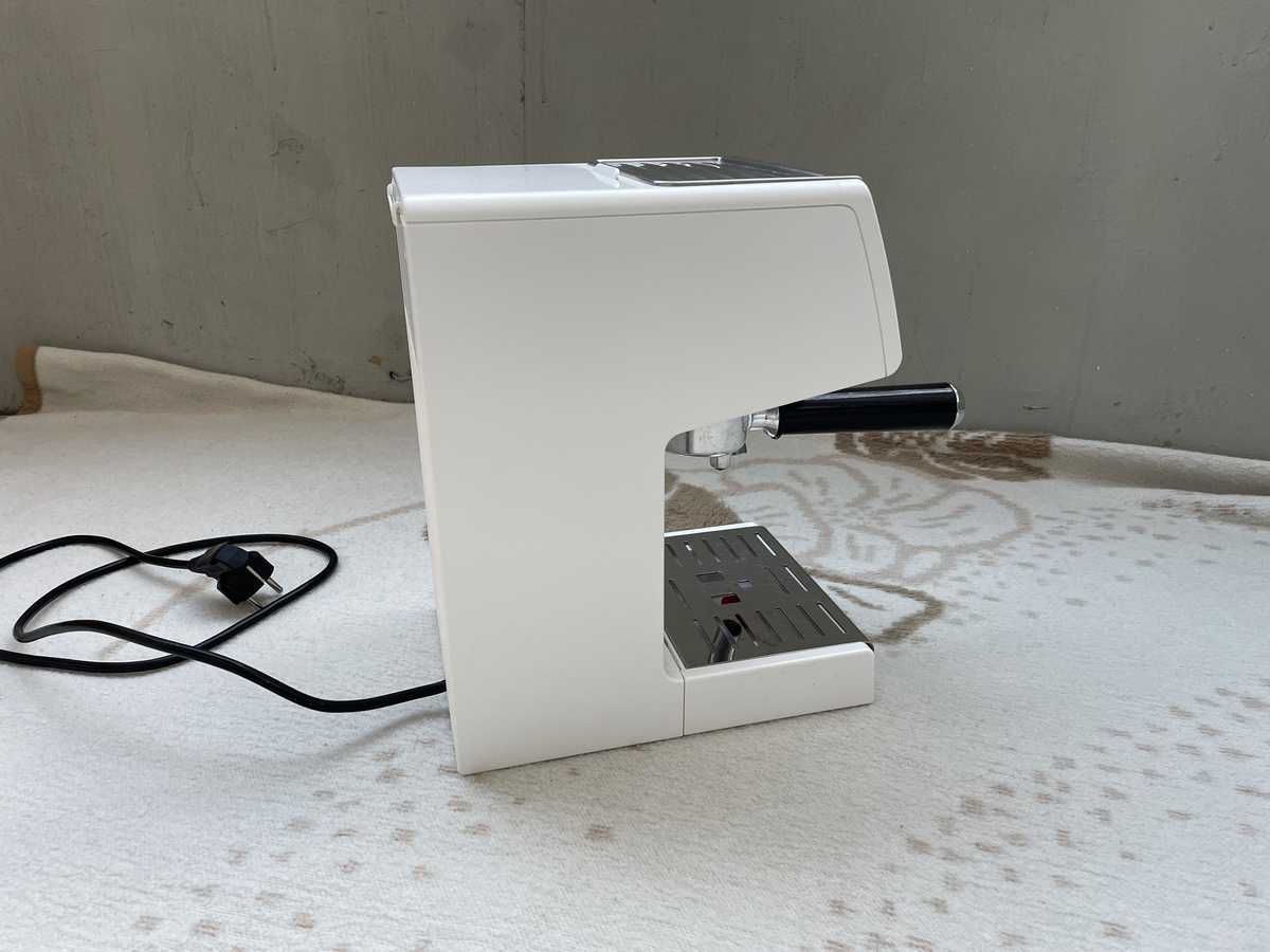 Ekspres do kawy DeLonghi ECP33.21.W
