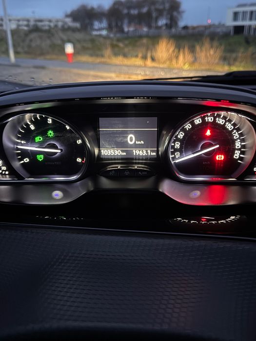 Peugeot 2008 Allure 1.6 e-Hdi 115cv