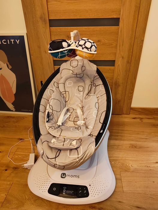 Leżaczek / Bujaczek 4moms mamaRoo 4 z wkładką dla noworodków
