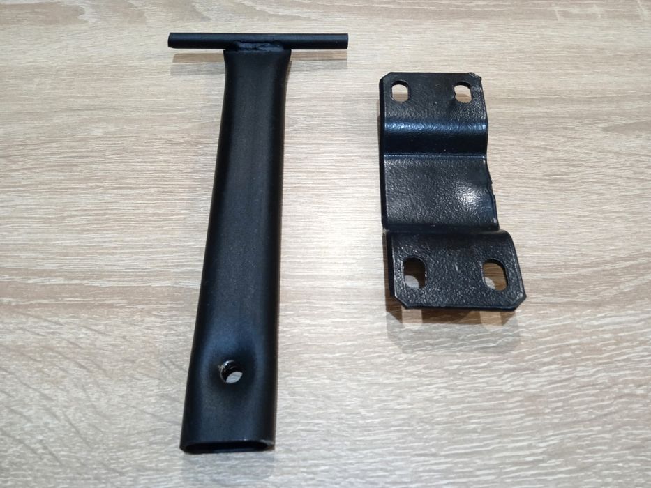 Крепление спинки кресла Т-образный кронштей.