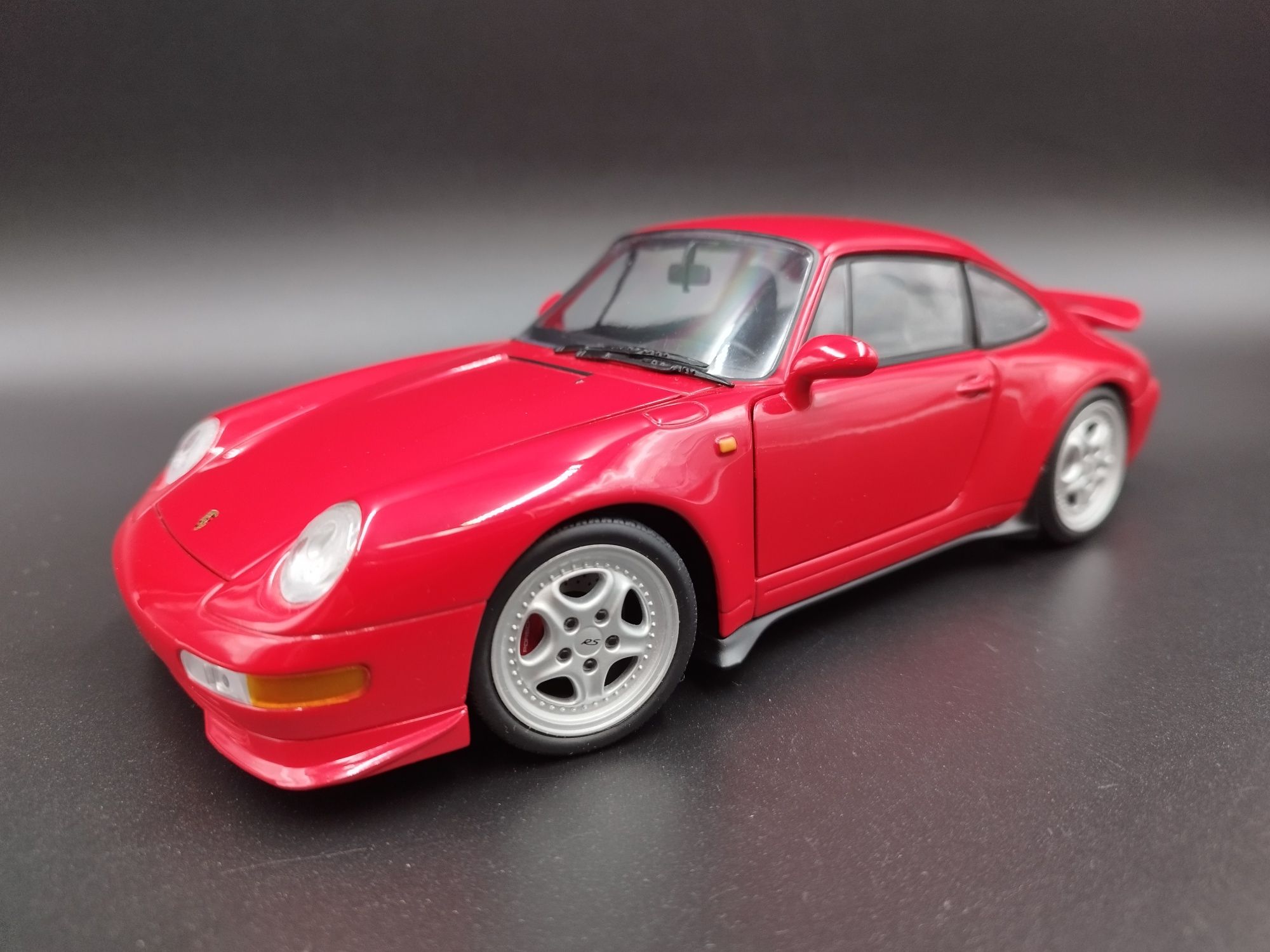 1:18 UT Models Porsche 911 (933) Carrera RS model używany