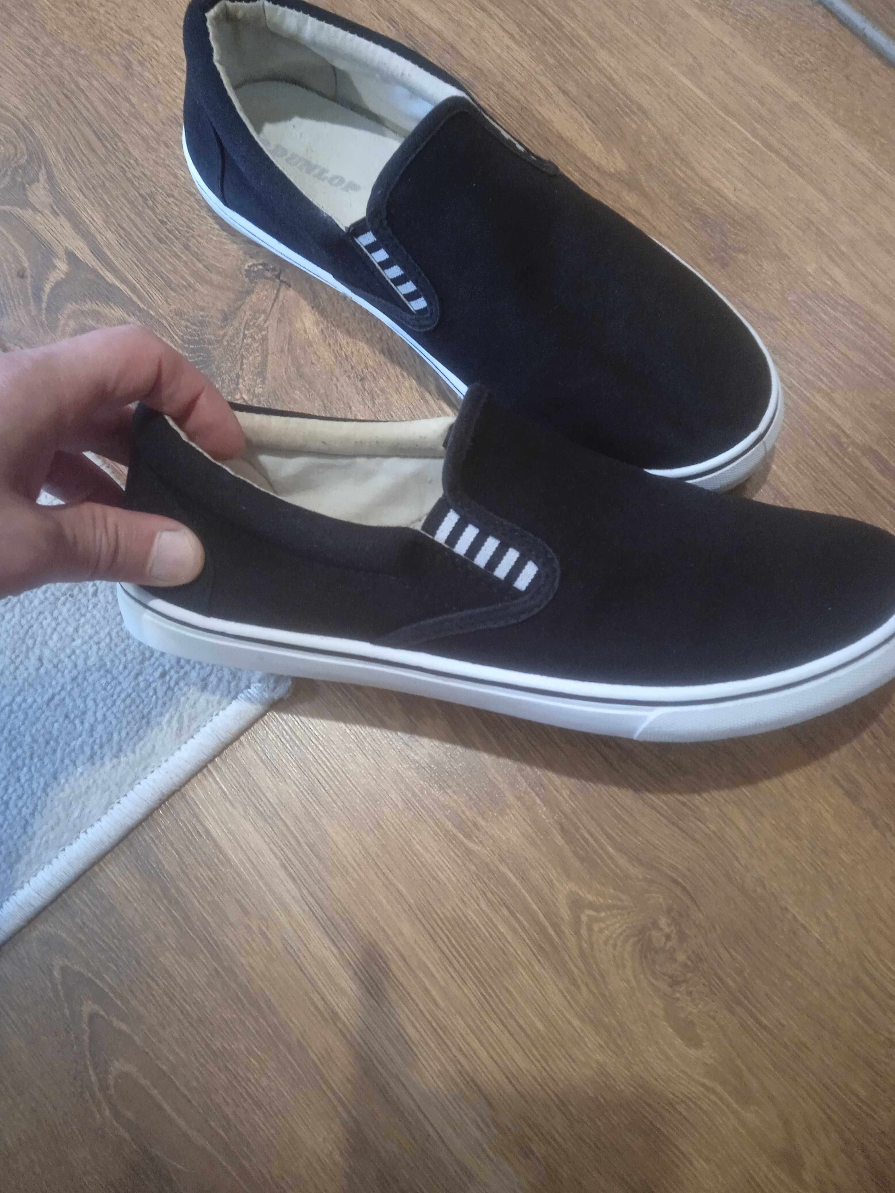 Продам чоловічі кеди бренду Dunlop
