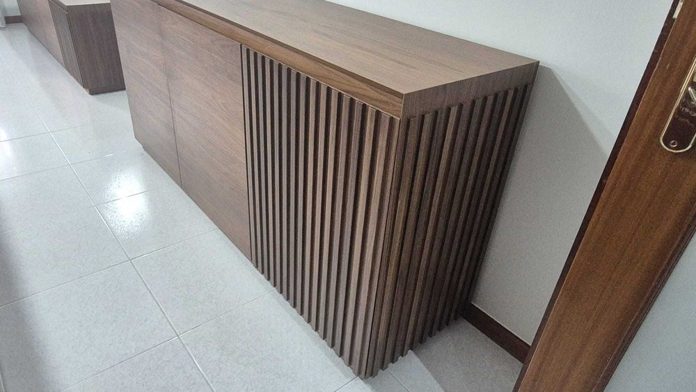 Aparador 3P Nogueira e Ripado