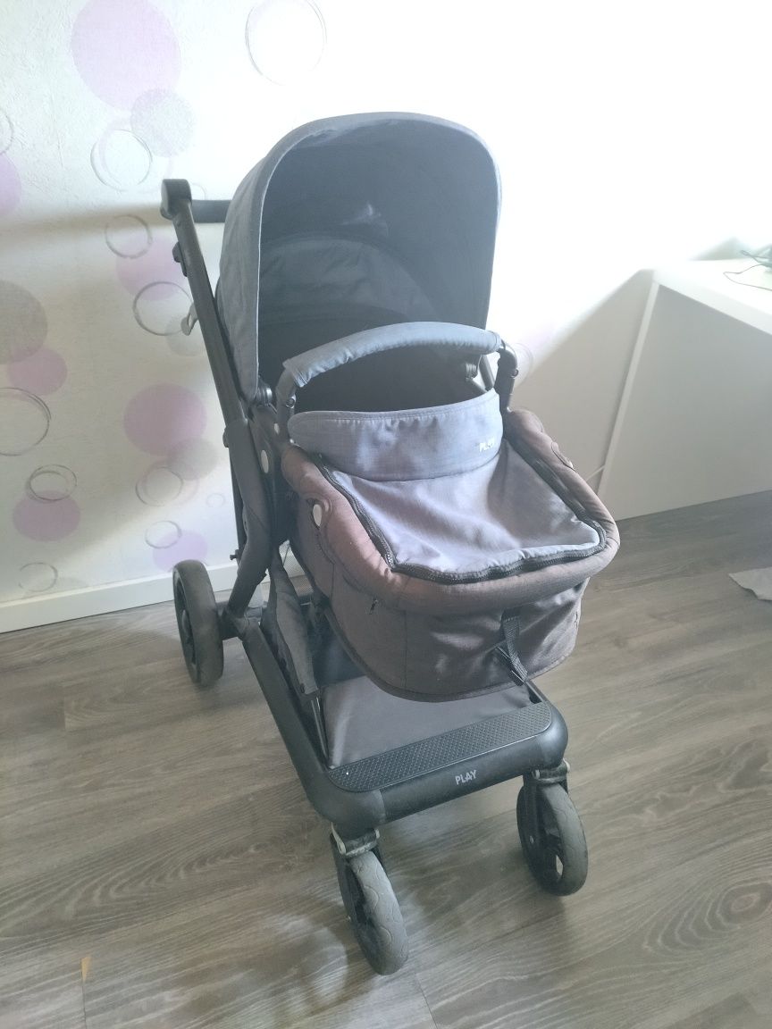 Vendo Carrinha de bebé juntamente com o Berço