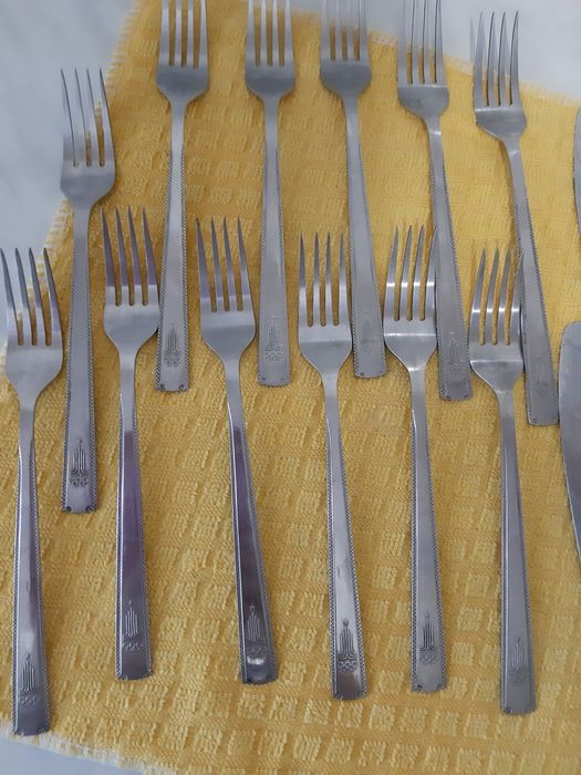 Продам столовые ножи, вилки  олимпиада