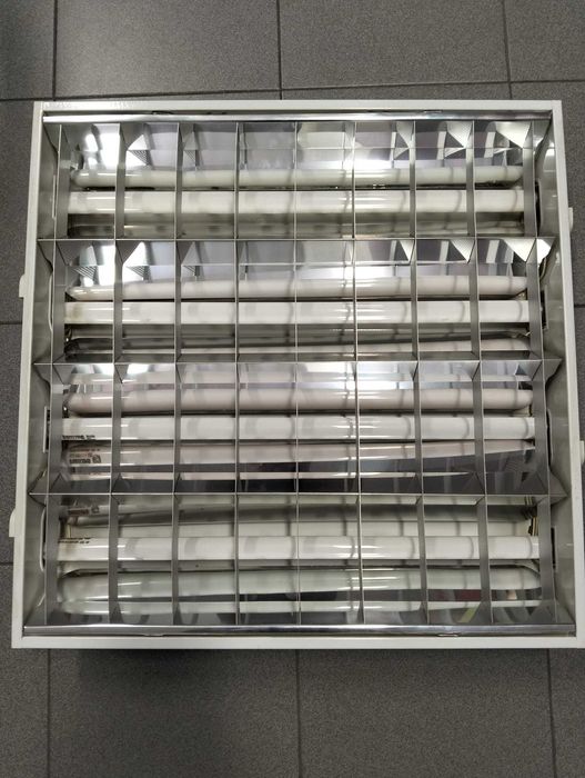 Luminária/Painel para 4 Lâmpadas de 18w 230v 50hz