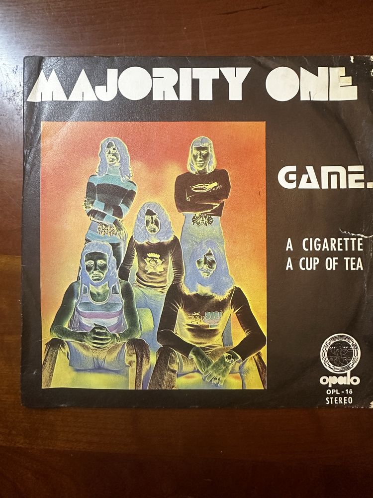 Majority One - Game