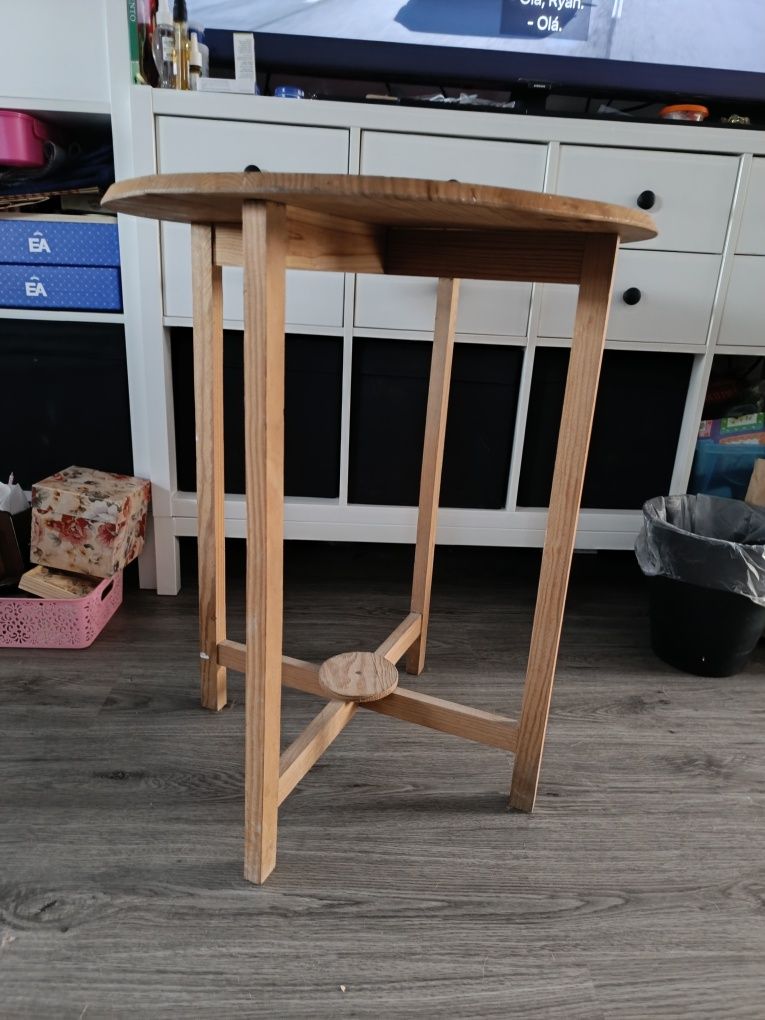 Camilha / Mesa de apoio em madeira