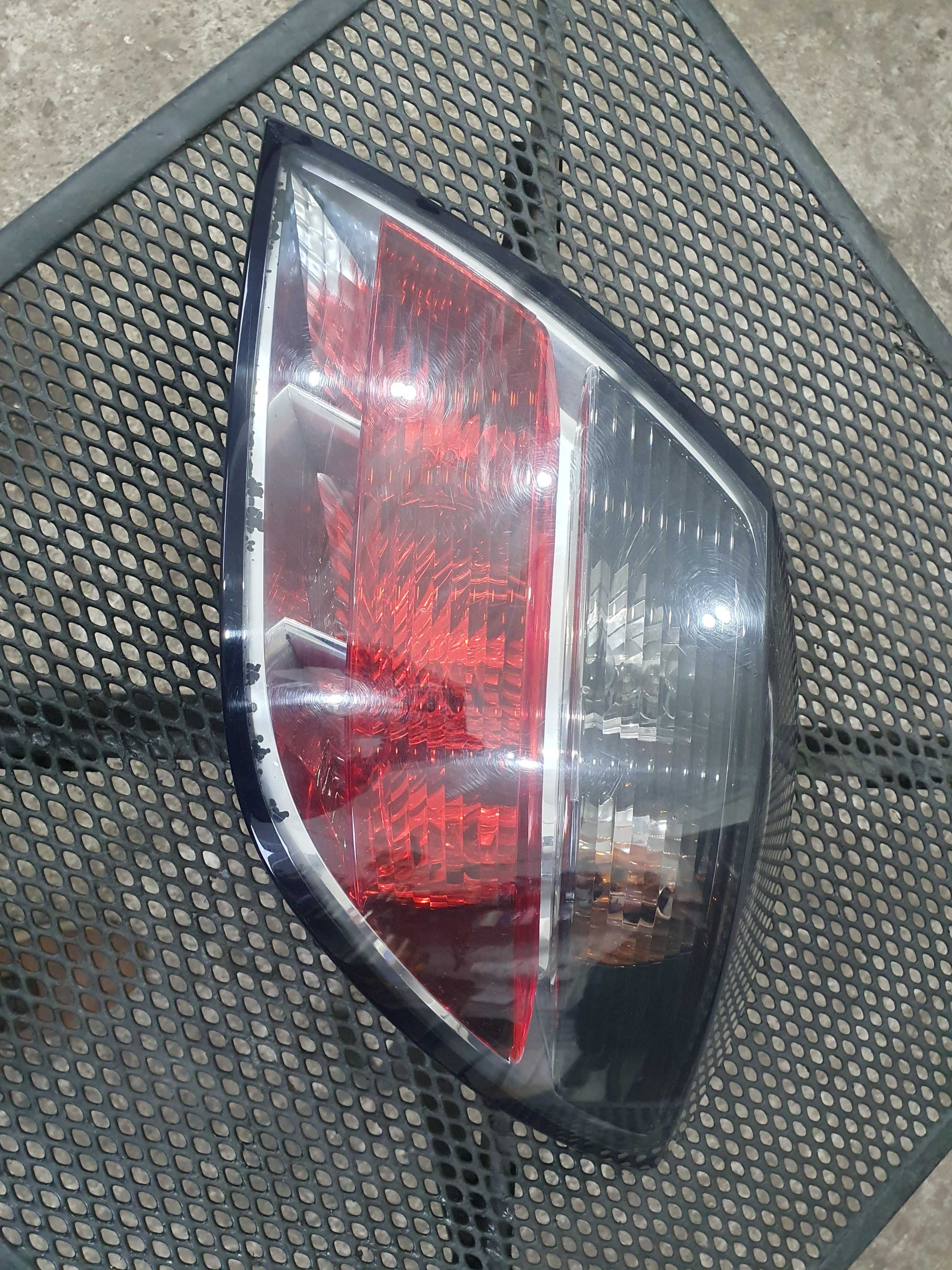 Lampa tylna tył prawa Opel Astra 3 H III GTC europejska 3 drzwi lift