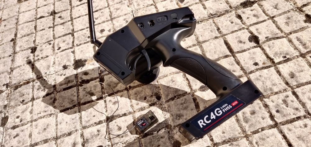 Comando RC (RadioControl) com memórias RadioLink RC4G +Receptor R4EHG