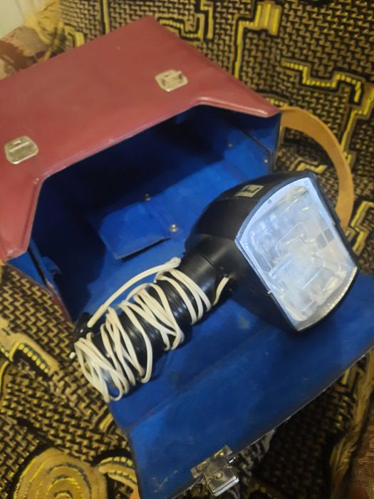 продам фотовспышку Луч М