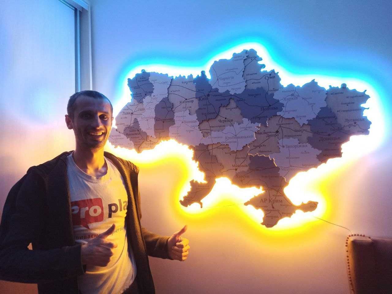 Дерев"яна мапа України з підсвіткою карта з дерева панно на стіну