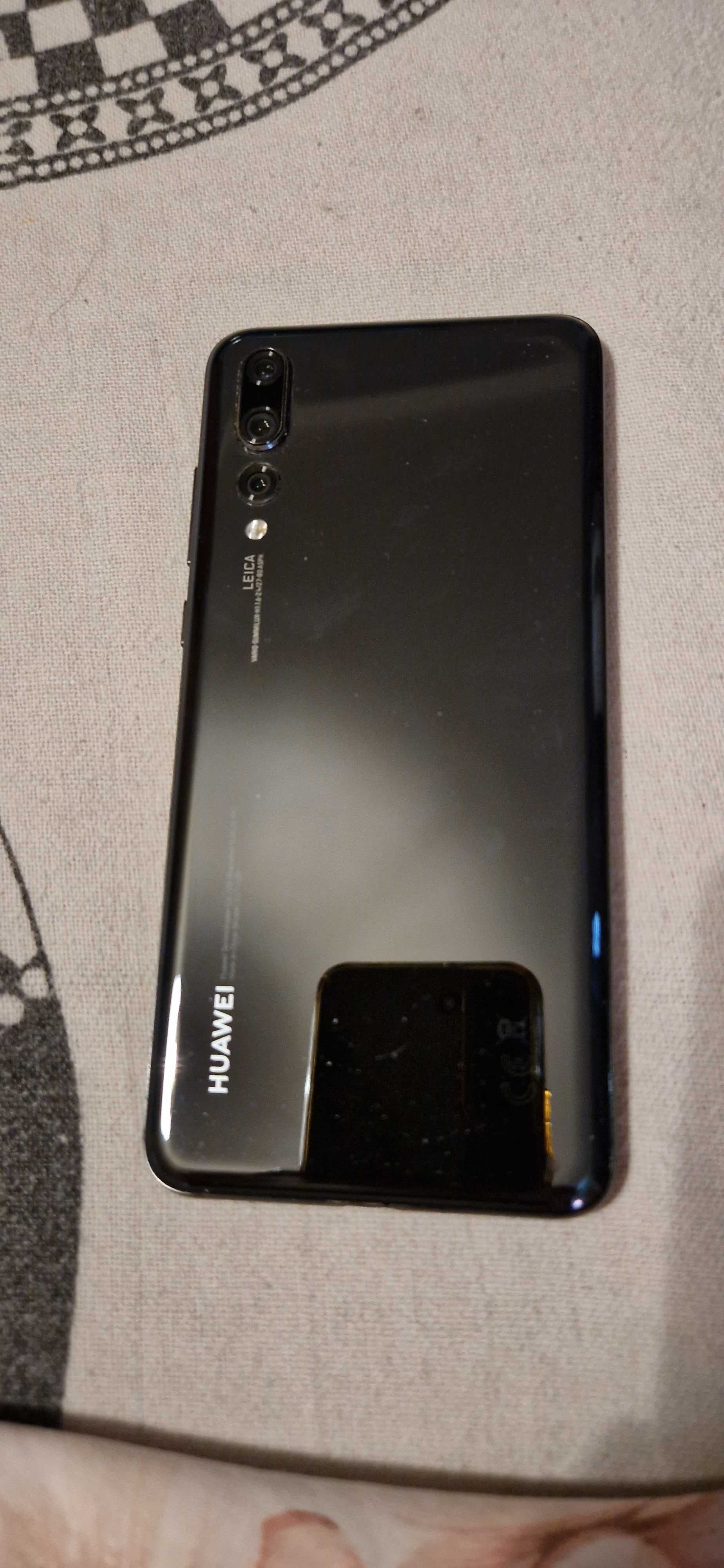Vendo Huawey p20 pro em otimo estado sem um risco e recondicionado.