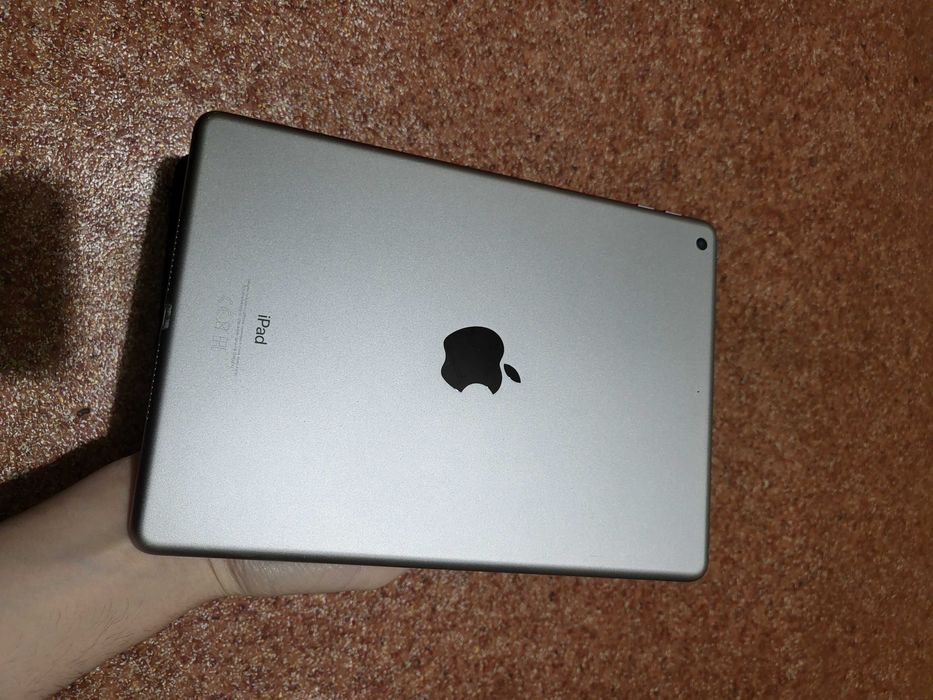 iPad 9.7" 2018 6 generation планшет від Apple на 32 гб