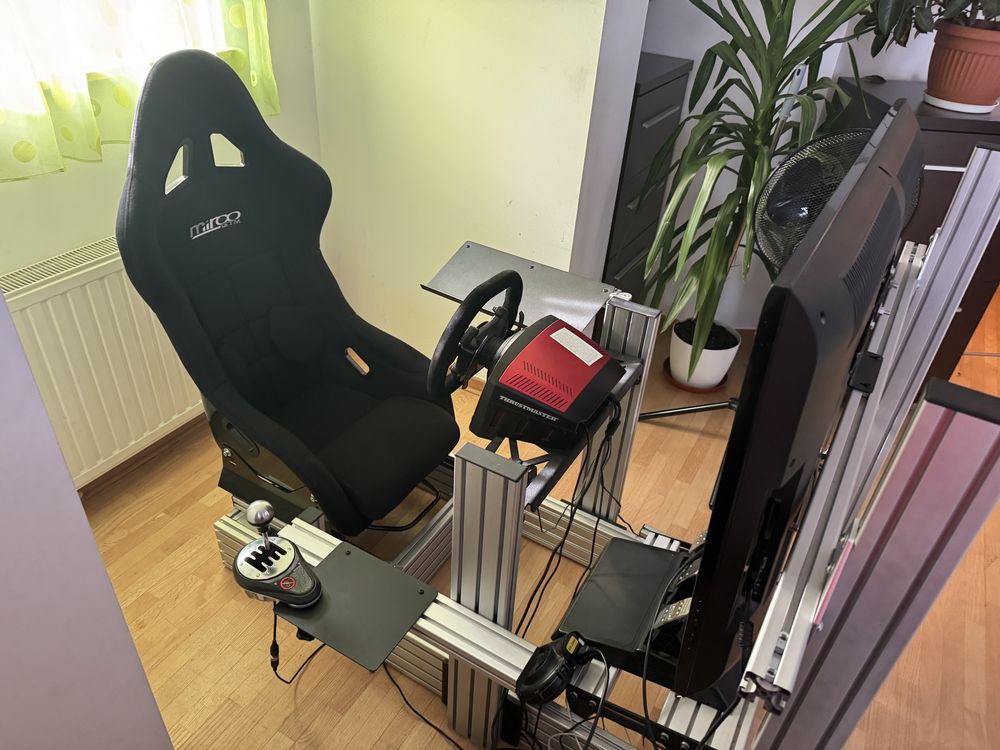 Profesjonalne stanowisko SIMRACING, THRUSTMASTER