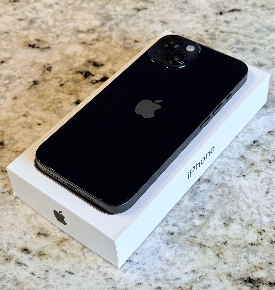 iPhone 14 128GB Czarny – Stan BDB – Etui + Kabel