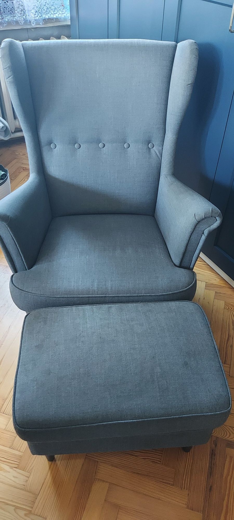 Fotel uszak ikea z podnóżkiem