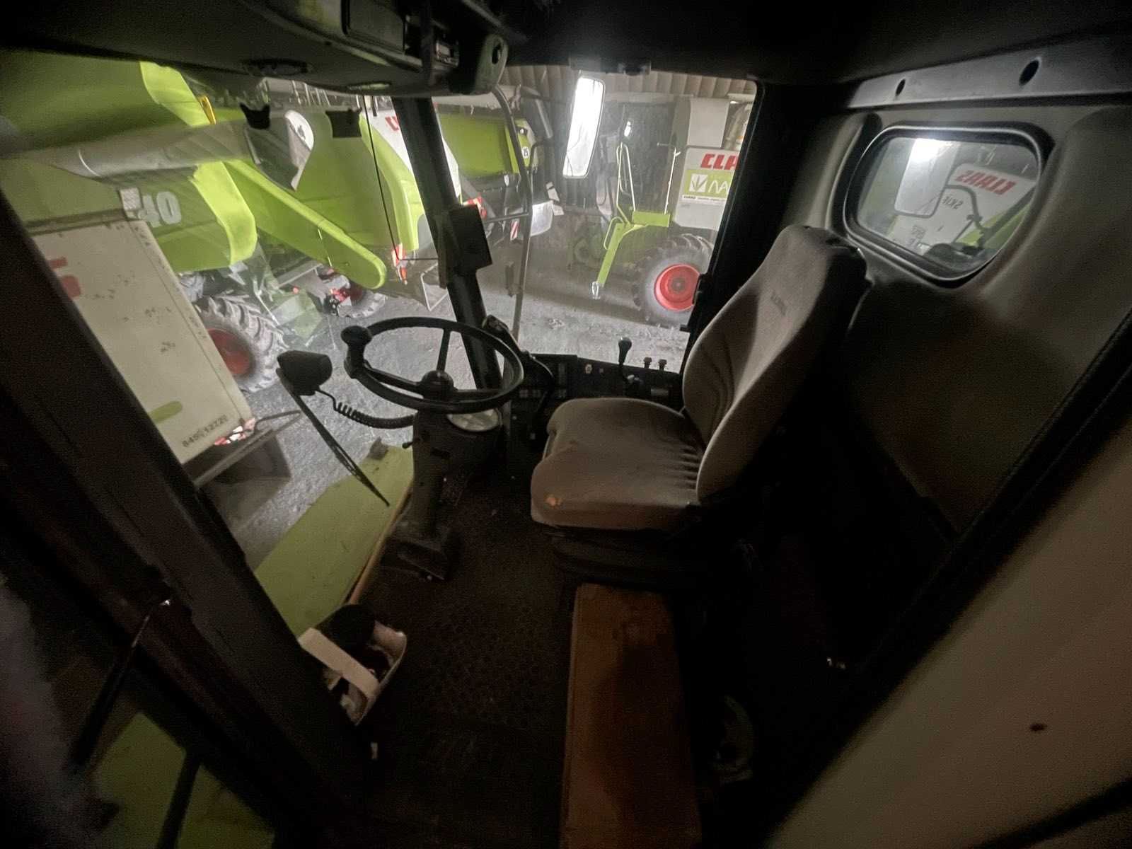 CLAAS MEGA 360 2007 року з жаткою 6,6м та Ріпаковим столом