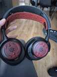 Słuchawki 
Słuchawki na zdjęciu to SteelSeries Arctis Nova,