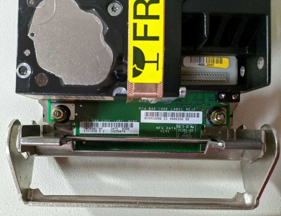 IBM 9 GB Ultrastar RAMAC DCHS-098 SCSI Hard disk drive HDA SPINNING64584699220867124