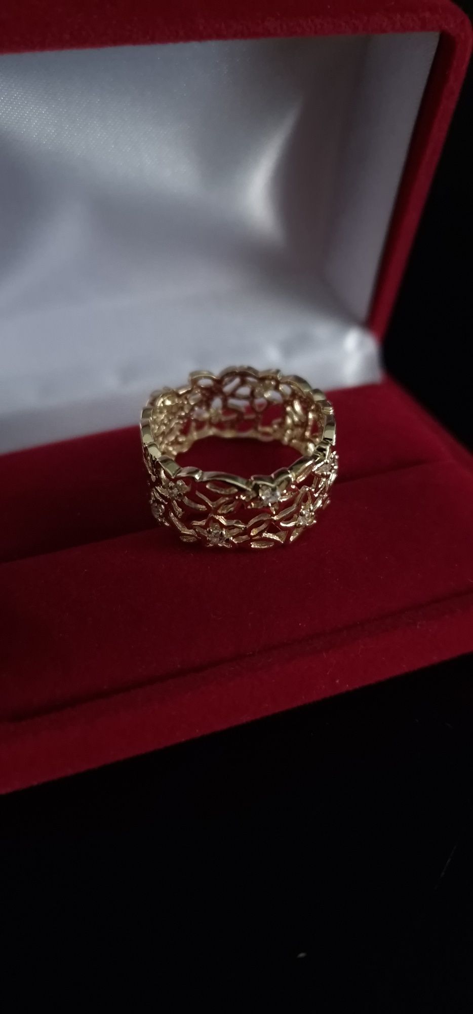 Złoty pierścionek pr.585 Nowy!!!