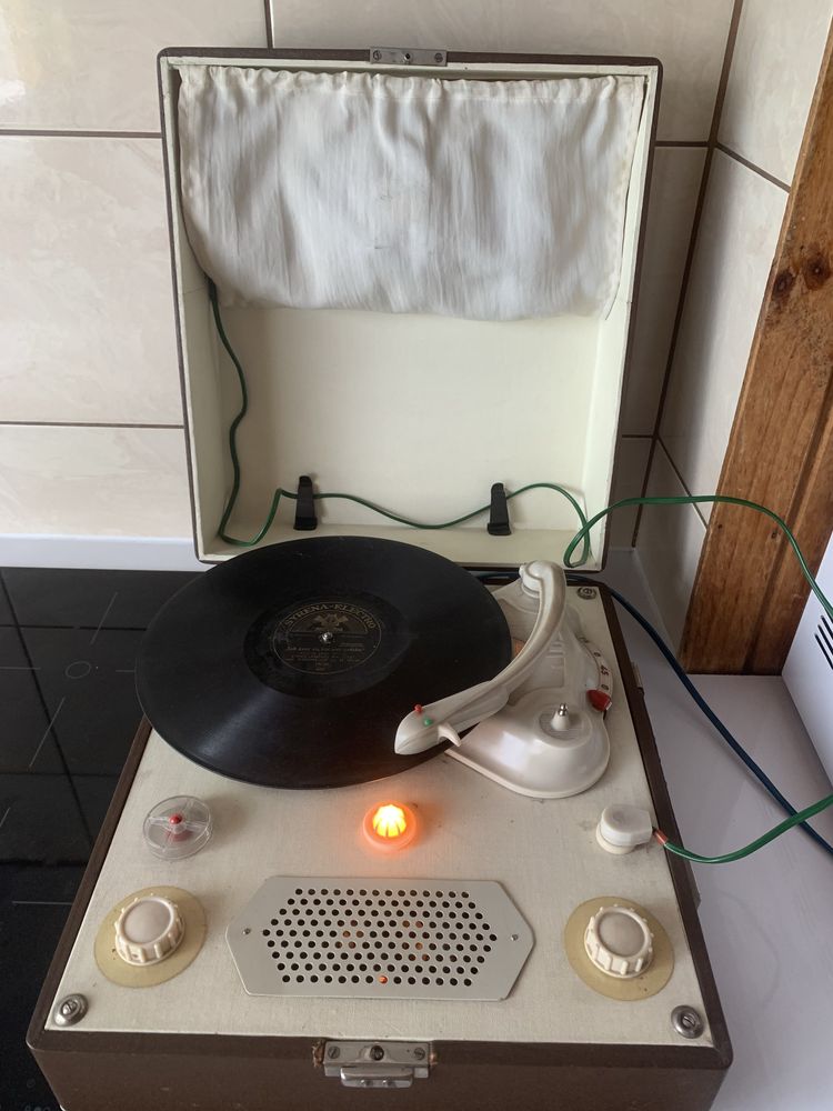 Gramofon Karolinka