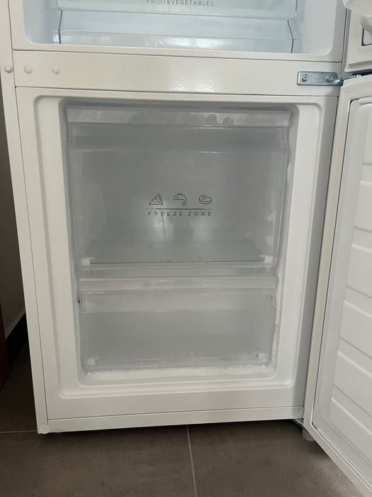 Frigorífico Combinado ELECTRONIA ERIK II – como novo