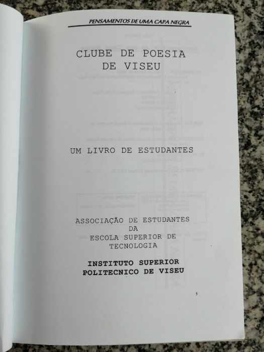 Livro - Pensamentos de uma capa negra