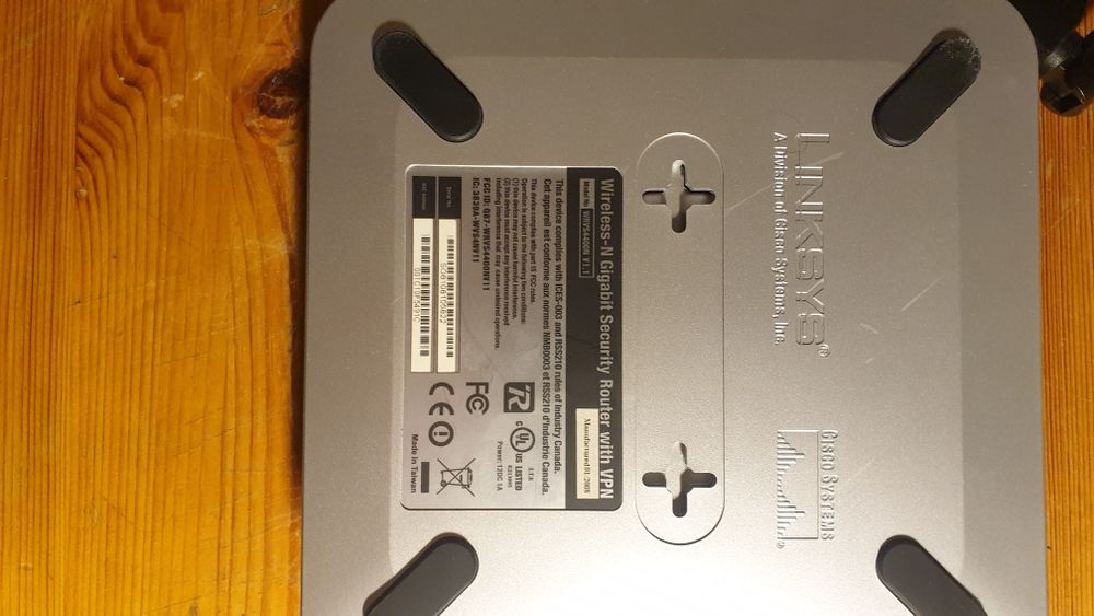 Linksys WRVS4400N V1.1  гигабитный маршрутизатор.