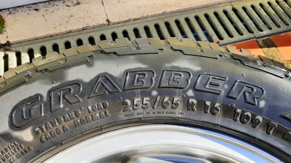 4 Pneus + 4 Jantes Land Rover Discovery 2 / P38 GENERAL GRABBER 255/65