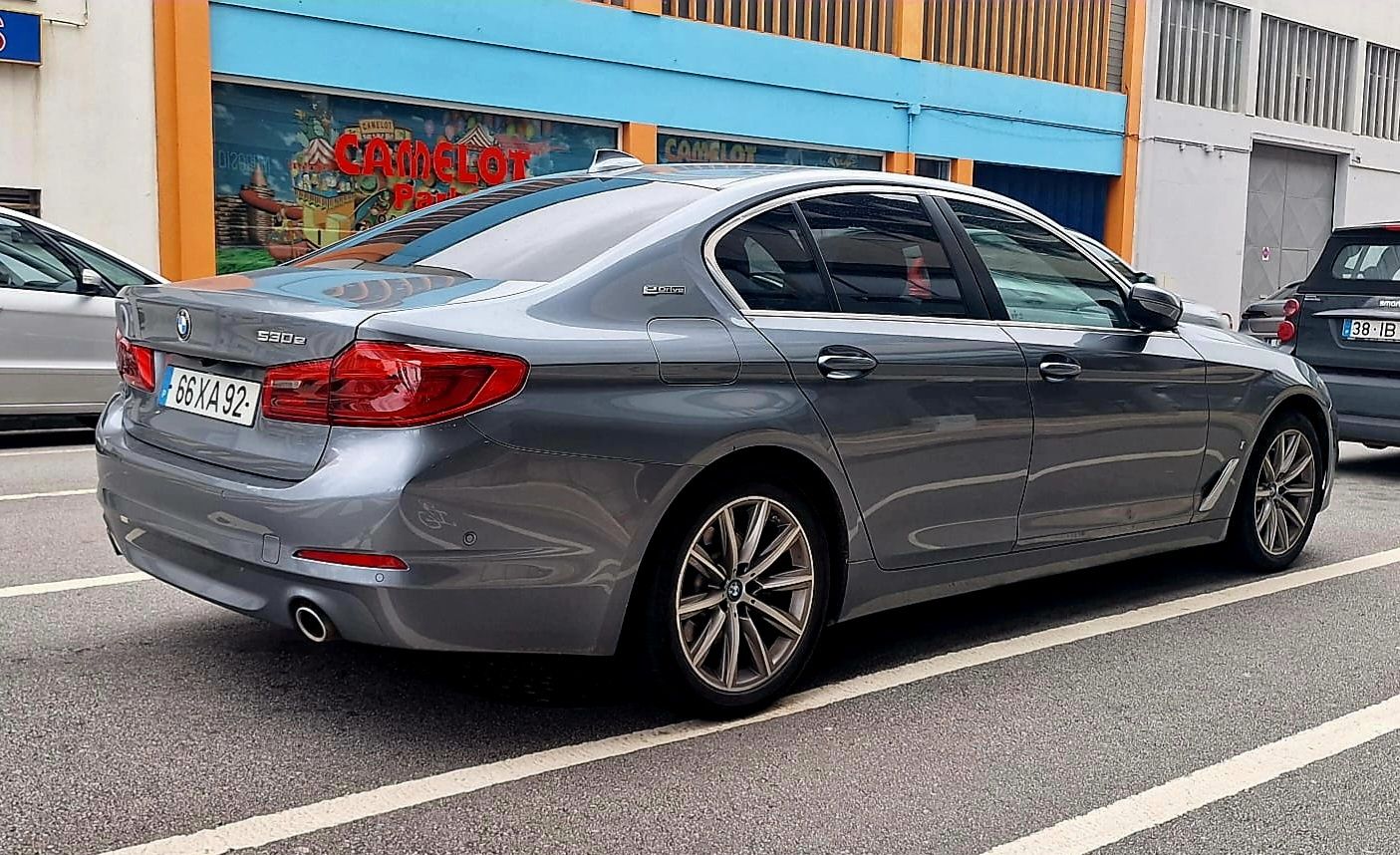 BMW 530e 2019 (IVA dedutivel)