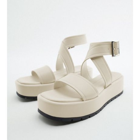 Трендовые сандалии от Zara