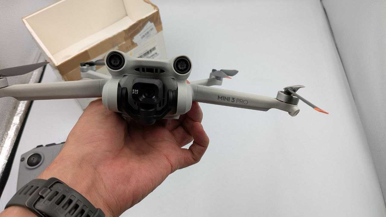 Квадрокоптер DJI Mini 3 Pro