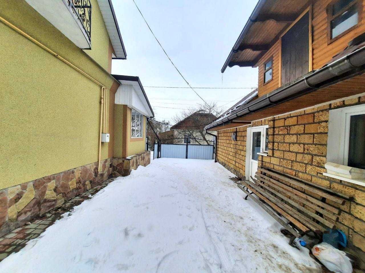 Продаж будинку в Красилові, 5 кімнат, 13 сот землі
