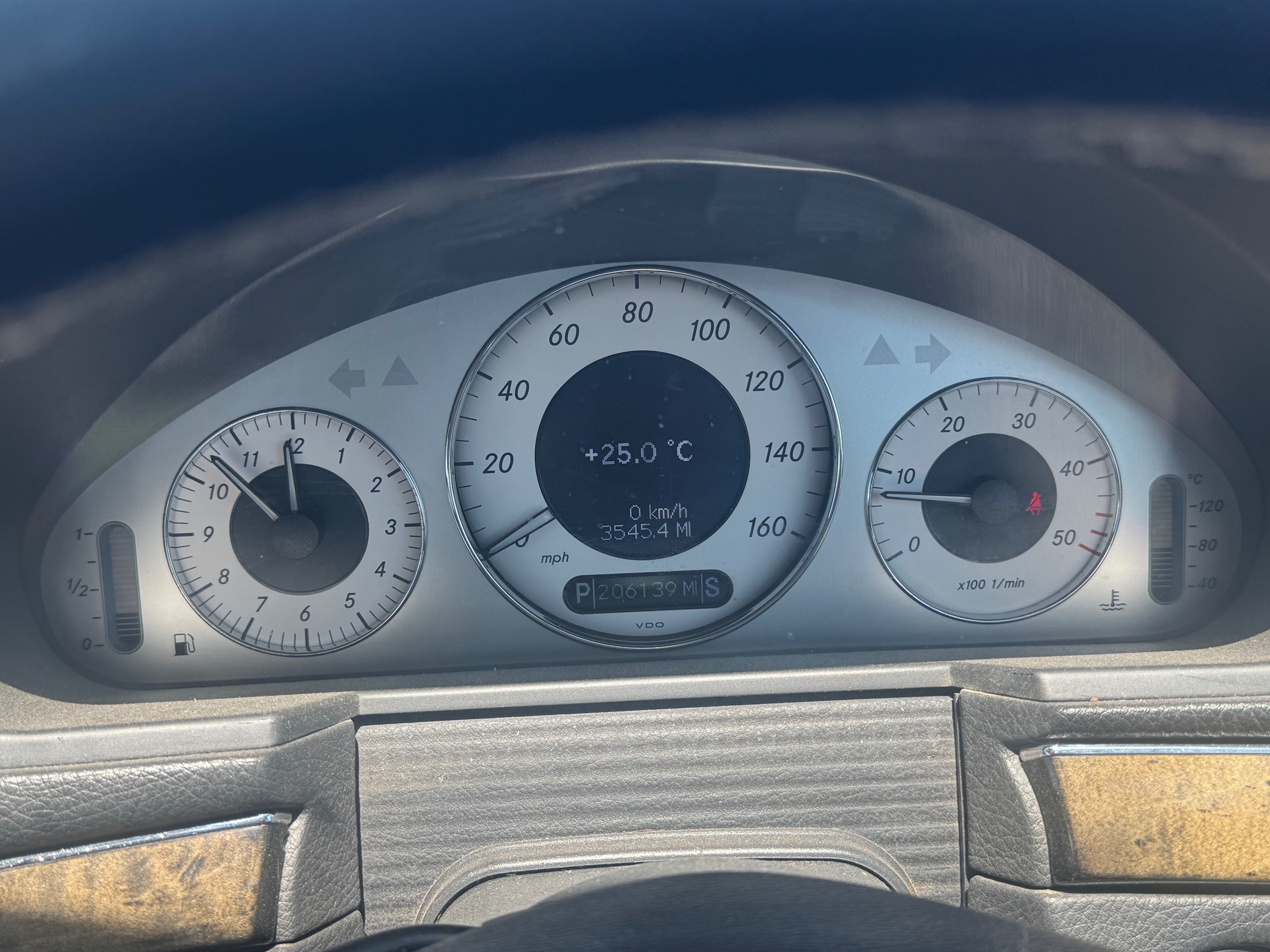 Mercedes E class W211 220 cdi volante direita