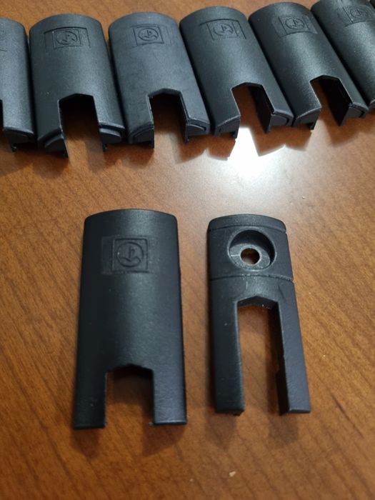 12 Acessórios/isolante para porta ou  janela