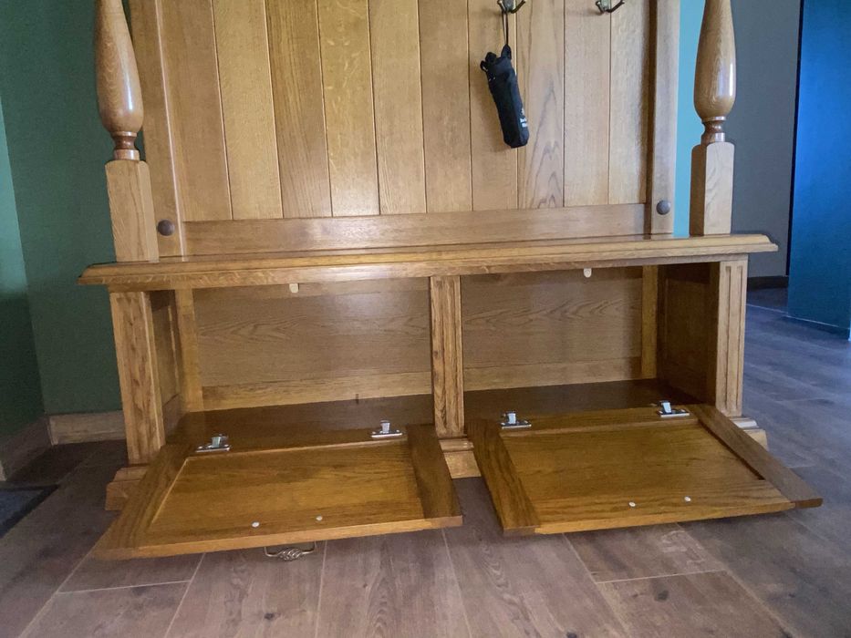 Гарнітур для передпокою з масива дуба (В-1980, Ш-1330, Г-390