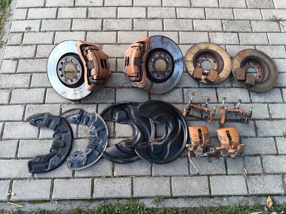 SWAP Hamulce 320 przód 288 tył Audi A4 B6 B7 zaciski tarcze jarzma