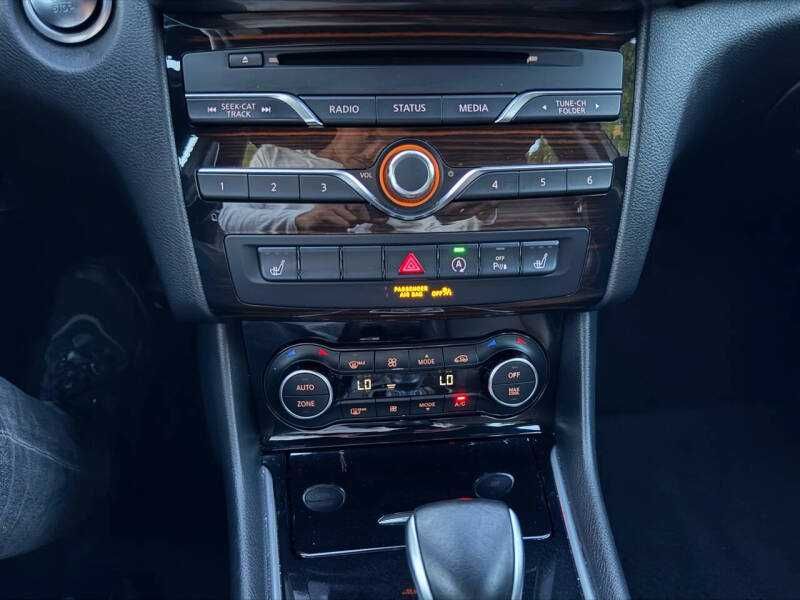 2017 Infiniti QX30