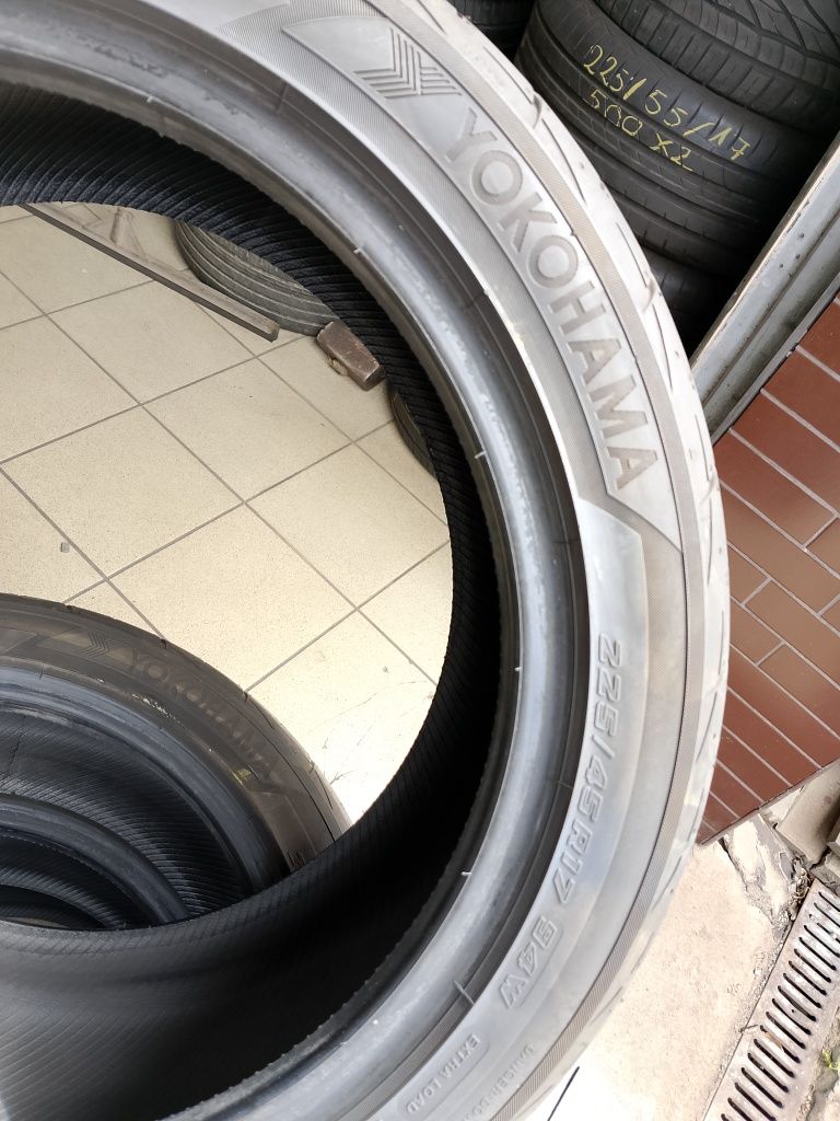 Komplet opon Yokohama Advan 235/45/17,Rok 24, Bieżnik 9mm
