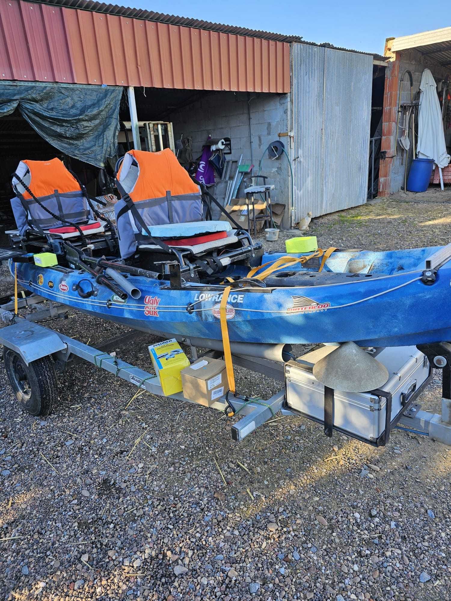 Vendo Kayak 2 Lugares c/atrelado e muito mais...