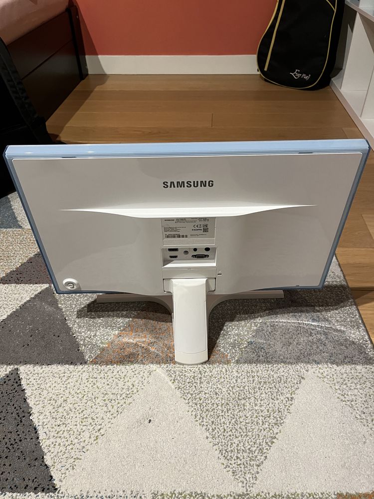 Monitor Samsung S24E370DL biały