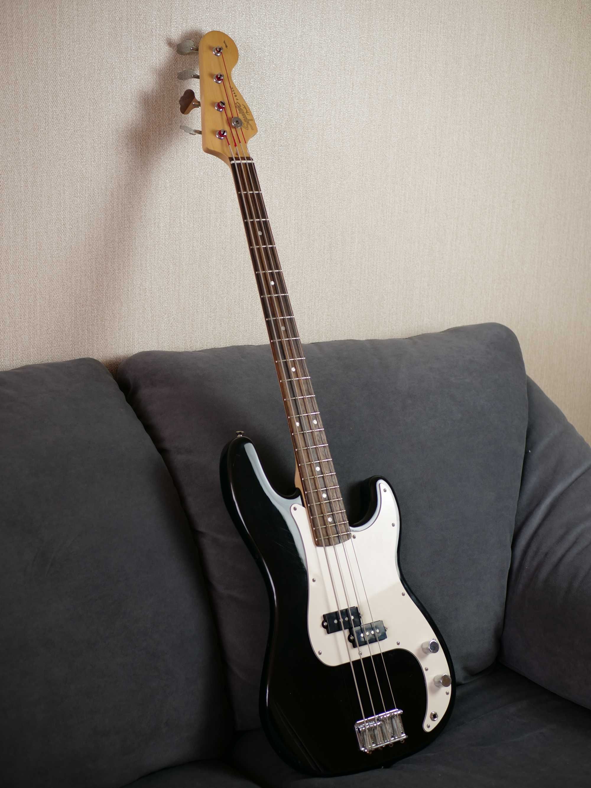 Squier by Fender P-Bass Affinity бас-гітара