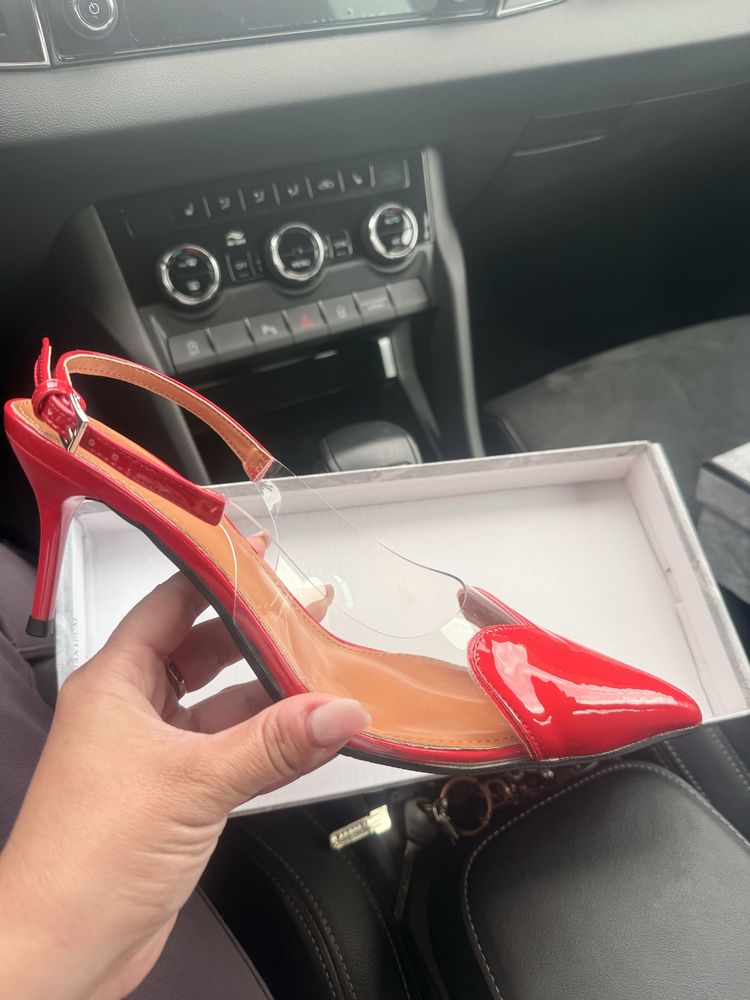 Босоніжки в стилі Alaia