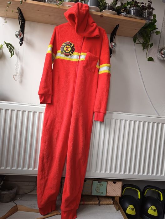Strój karnawałowy, przebranie halloween, kostium strażak 122/128 h&m