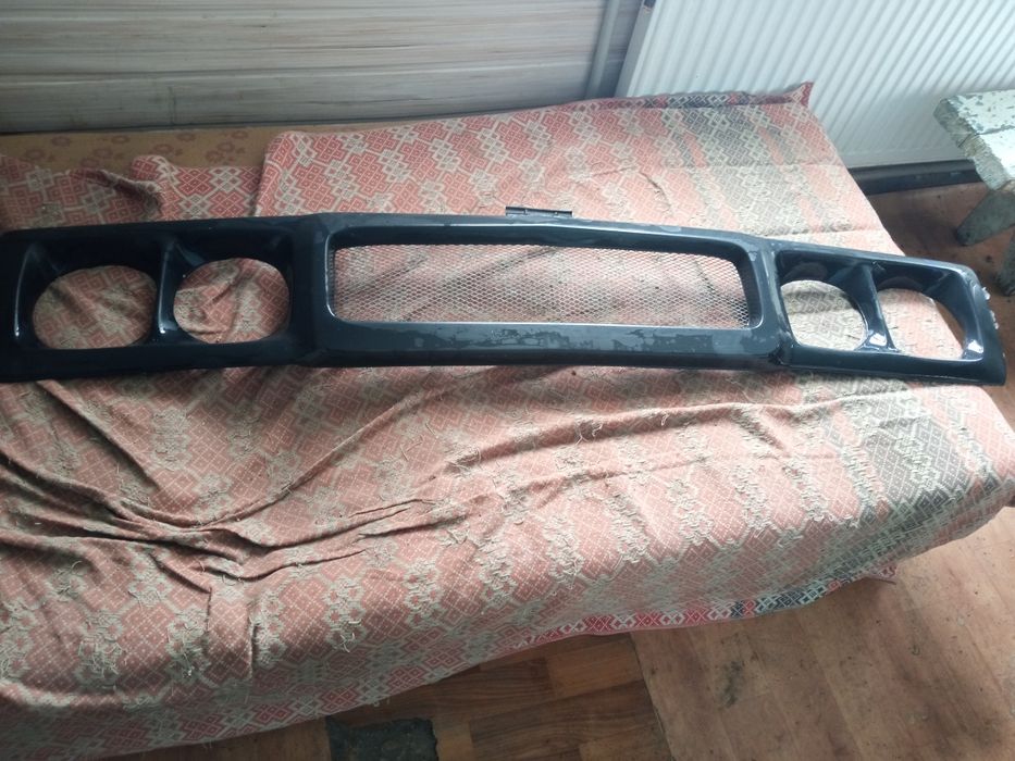 Продам решетку радиатора