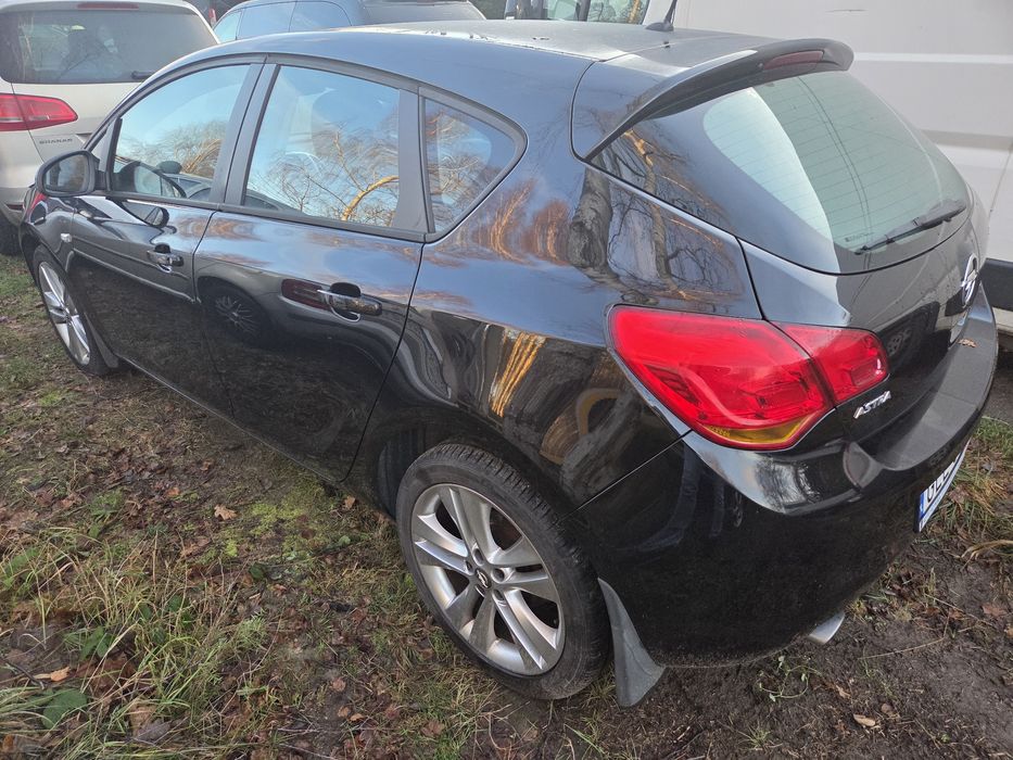 Opel Astra J 1.4 benzyna