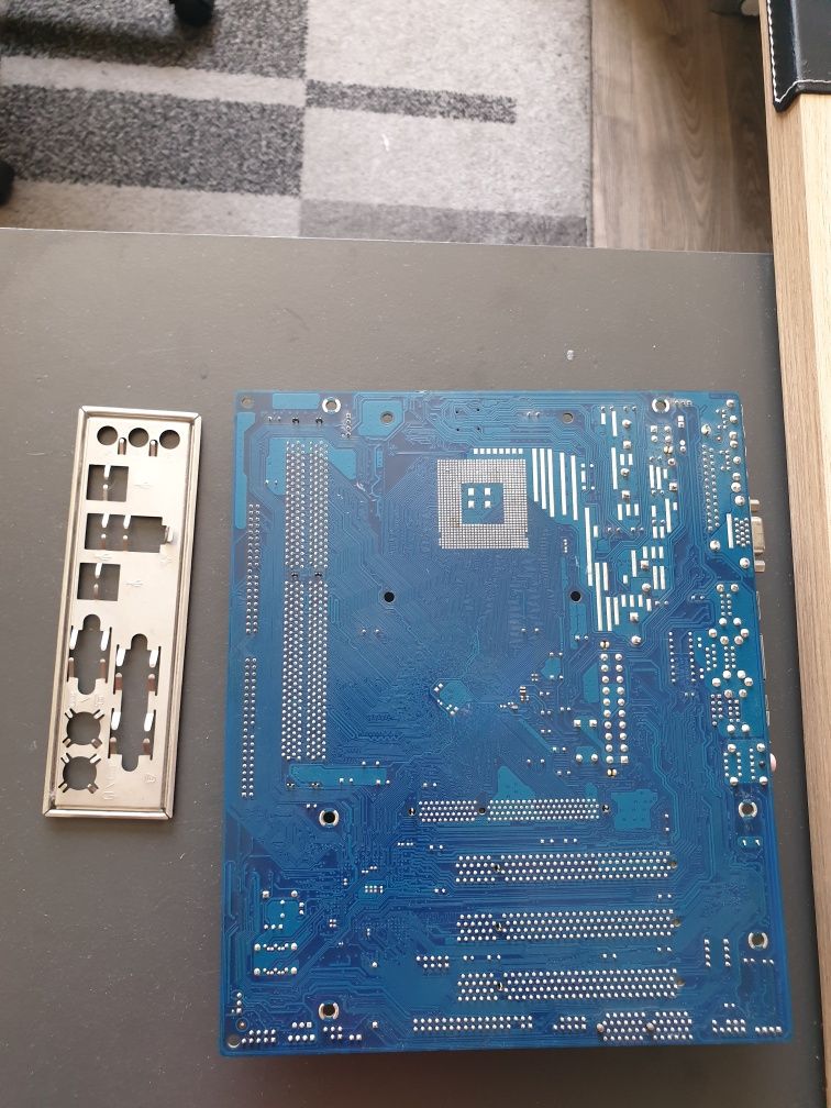 ASRock 775i65g r2.03