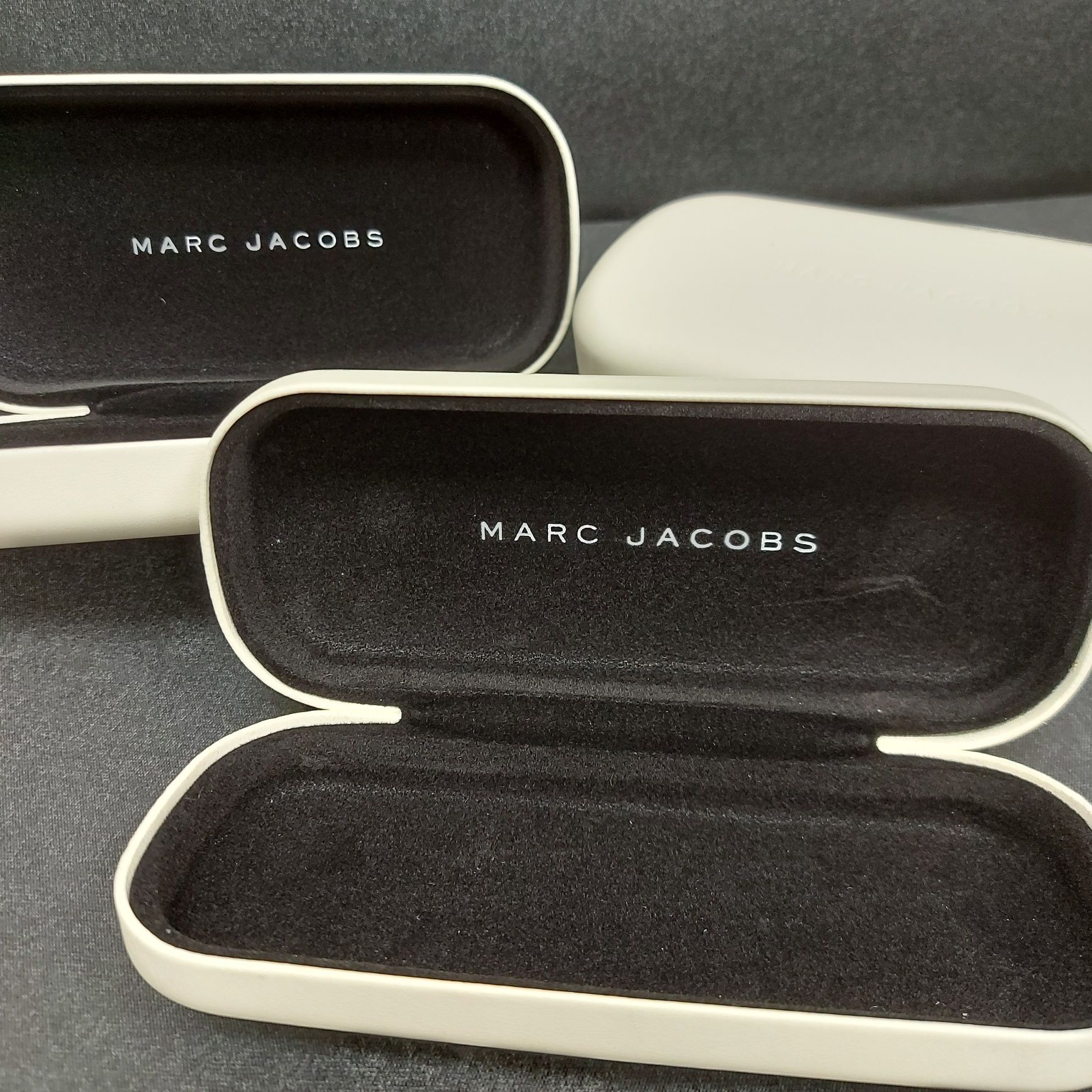 Estojos para óculos, NOVOS, da Marc Jacobs